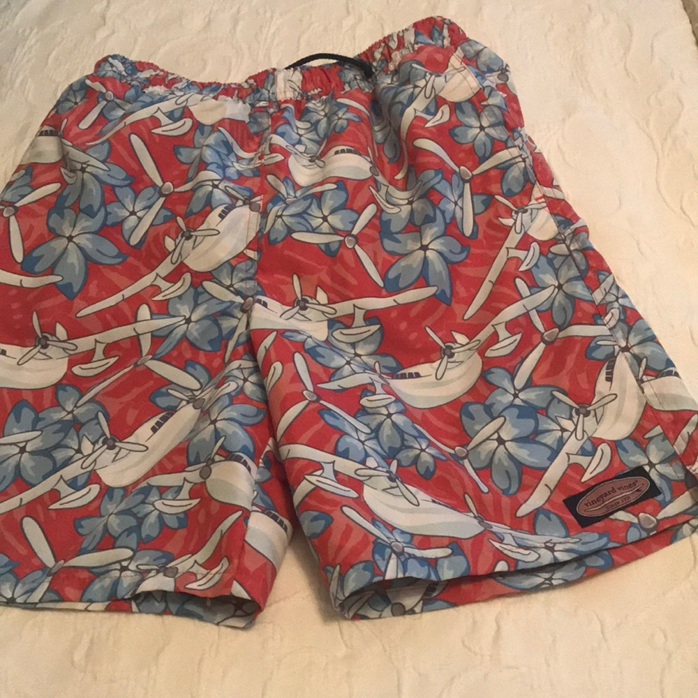 Boys vineyard vines swim trunks